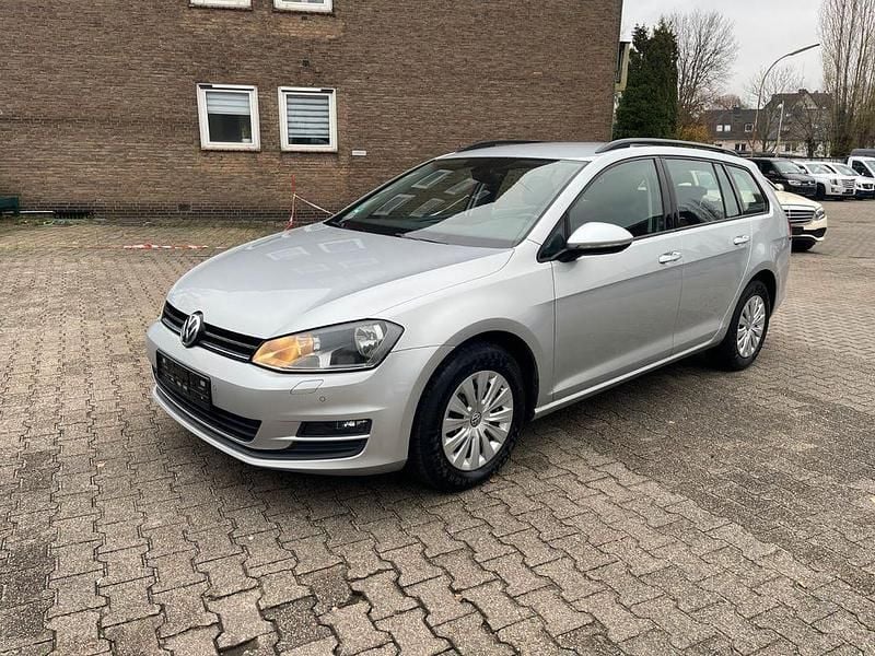 Silber Gebraucht 2016 VW Golf VII Limousine | 8.490 € (Superpreis) - Bild 1/4