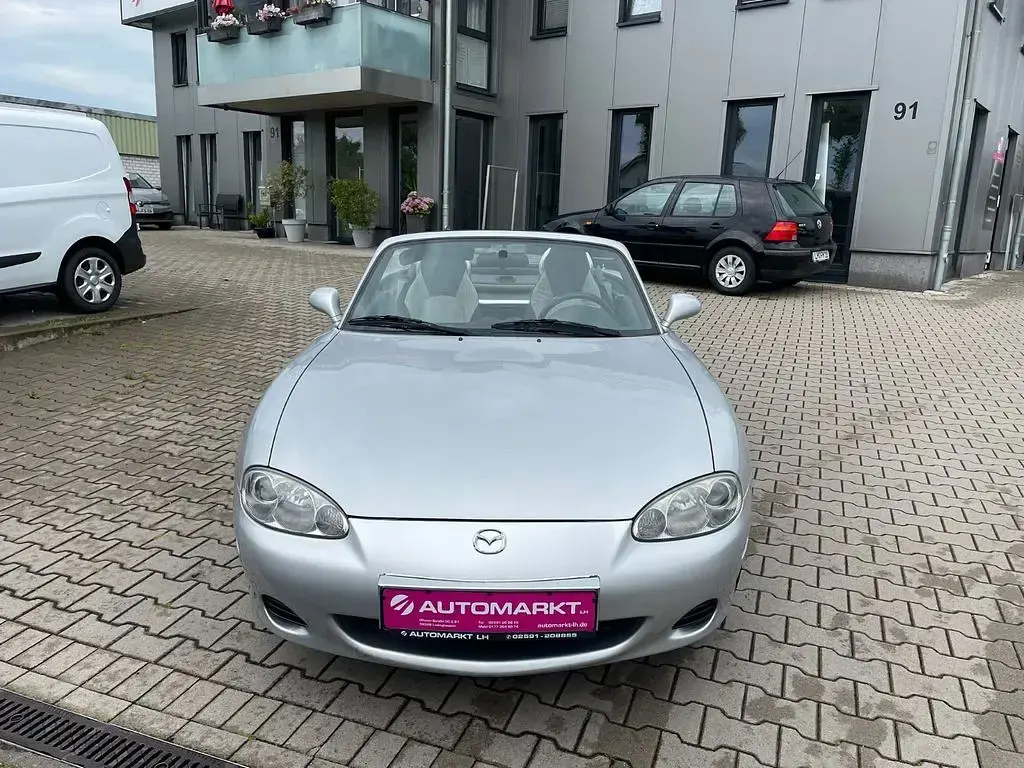 Second-hand Mazda MX5 145 CP (106 kW) 2001 Argintiu Cabrio