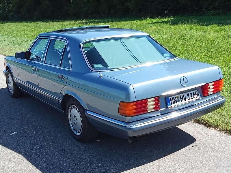 Gebraucht Mercedes E500 252 PS (185 kW) 1989 Blau Limousine