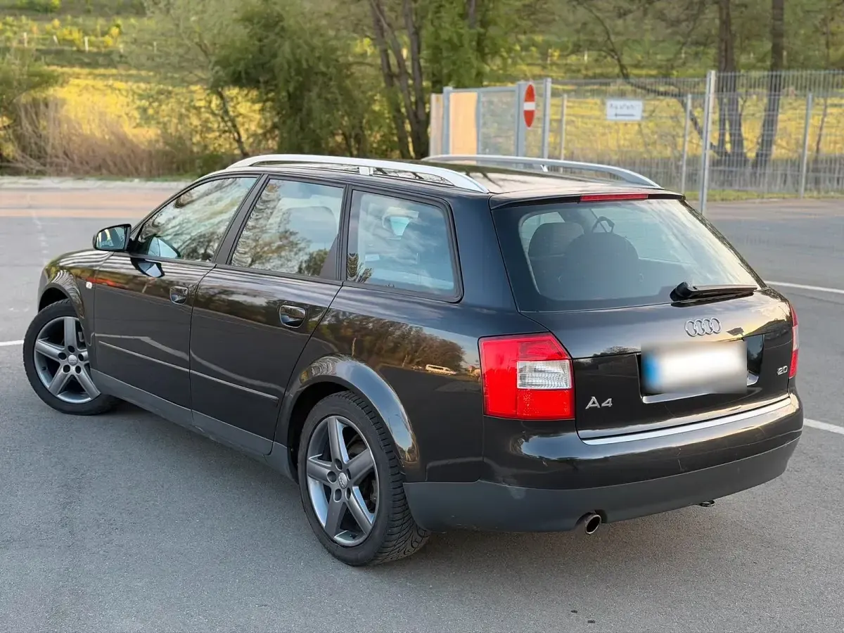 Usata Audi A4 131 CV (96 kW) 2005 Nero Station wagon