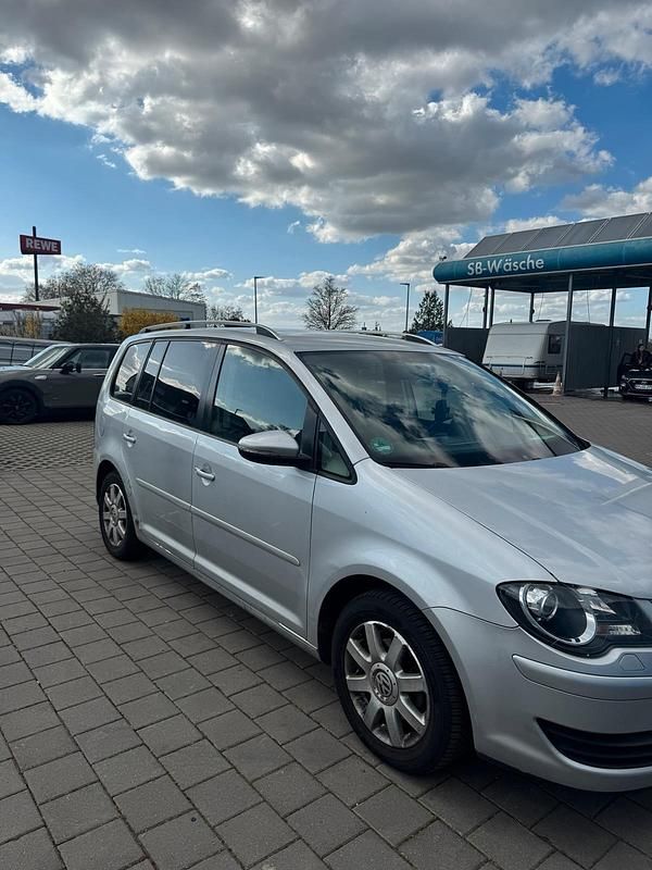 Gebraucht VW Touran 140 PS (102 kW) 2009 Silber Van / Kleinbus