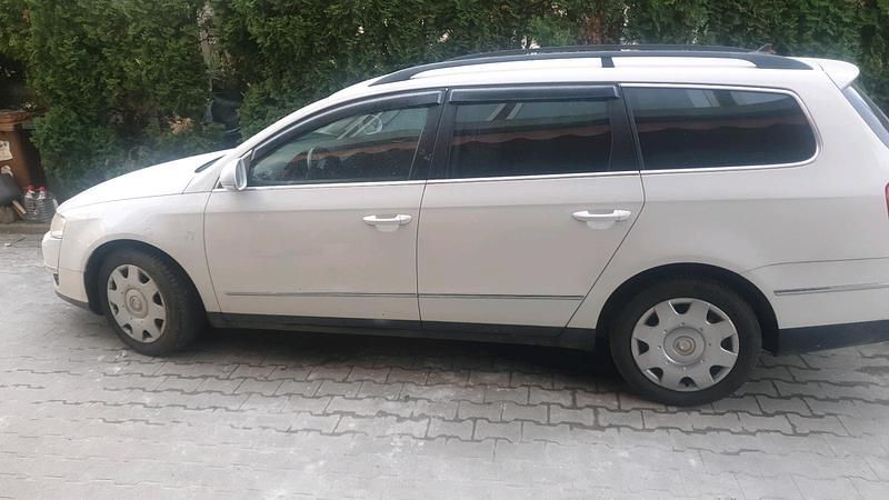 Weiß Gebraucht 2008 VW Passat Kombi | 1.250 € (Superpreis) - Bild 1/4