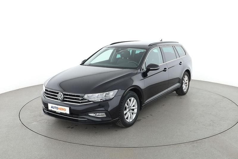 Schwarz Gebraucht 2023 VW Passat Business Kombi | 26.030 € (Guter Preis) - Bild 1/3
