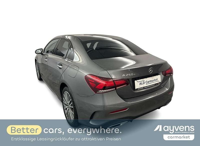 Gebraucht Mercedes E250 160 PS (117 kW) 2022 Grau Coupé