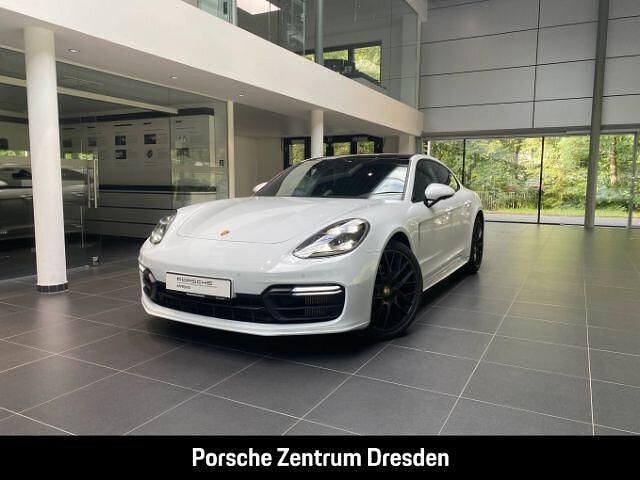 Carraraweißmetallic (metallic) Gebraucht 2020 Porsche Panamera Limousine | 74.900 € (Guter Preis) - Bild 1/4