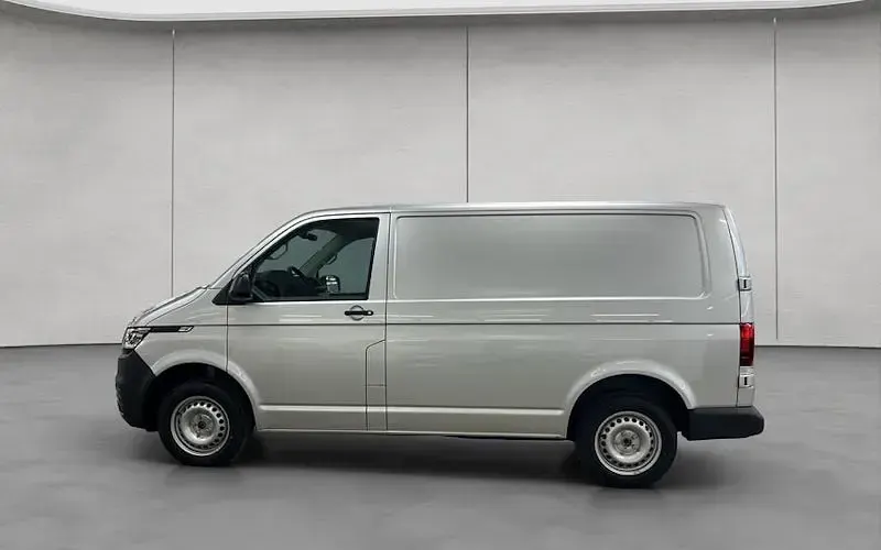 Gebraucht VW T7 150 PS (110 kW) 2025 Silber Van