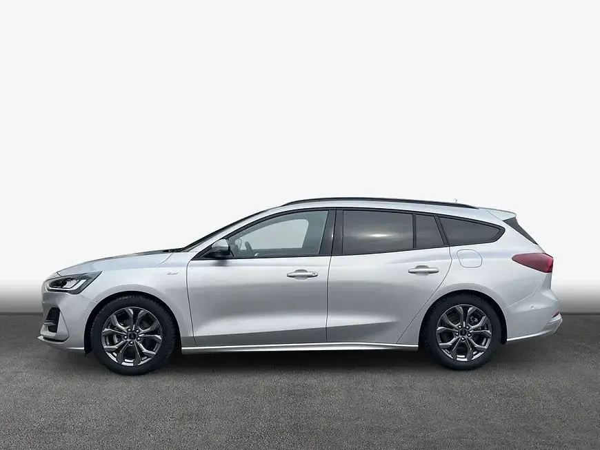 Gebraucht Ford Focus ST-Line X 155 PS (114 kW) 2024 Silber Limousine