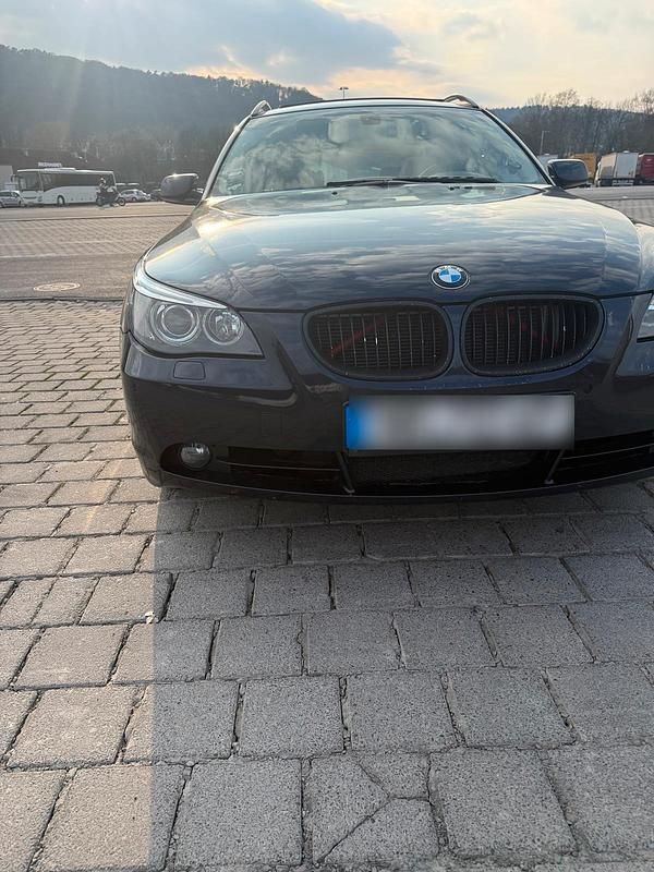 Gebraucht BMW 525 218 PS (160 kW) 2007 Blau Kleinwagen