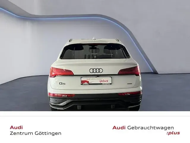 Gebraucht Audi Q5 Sportback Ambiente 265 PS (194 kW) 2022 Gletscherweiß metallic SUV