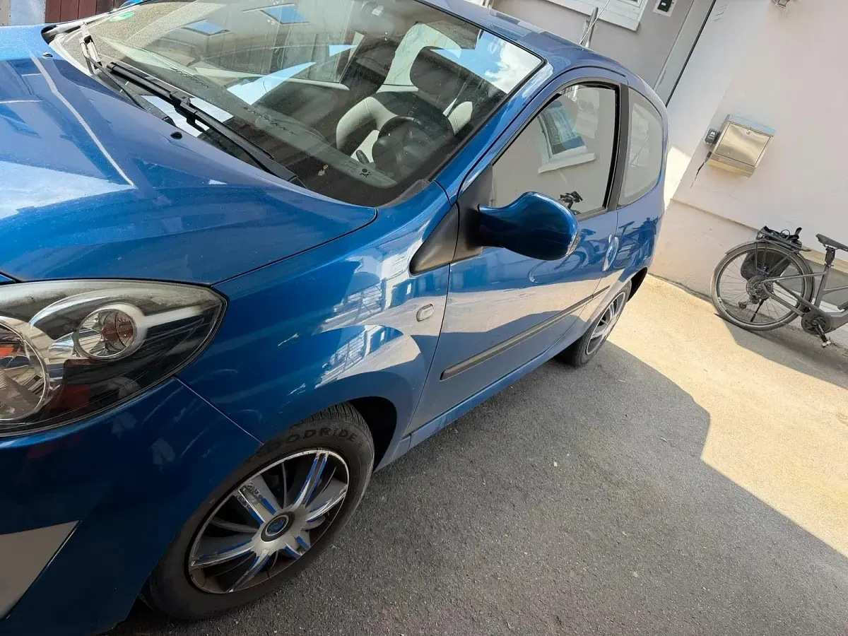 Gebraucht Renault Twingo 76 PS (55 kW) 2008 Blau Kleinwagen