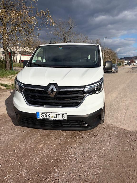 Gebraucht Renault Trafic 131 PS (96 kW) 2022 Weiß Van / Kleinbus