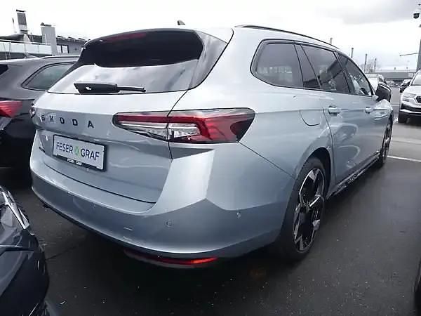 Neu Skoda Superb 265 PS (194 kW) 2026 Aluminiumsilber Kombi