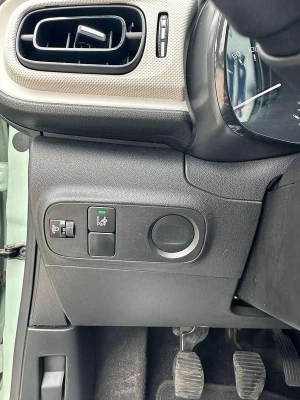 Gebraucht Citroën C3 Live 82 PS (60 kW) 2017 Lackierung almond green/decken Kleinwagen