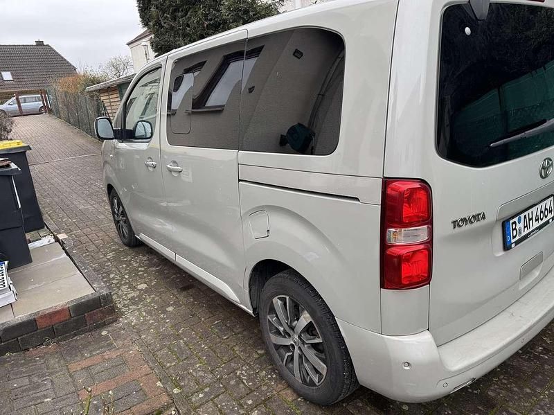 Gebraucht Toyota Proace Comfort 177 PS (130 kW) 2017 Grau Van / Kleinbus