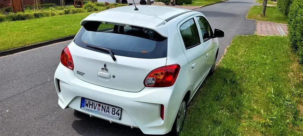 Gebraucht Mitsubishi Space Star Basis 71 PS (52 kW) 2020 Weiß Kleinwagen