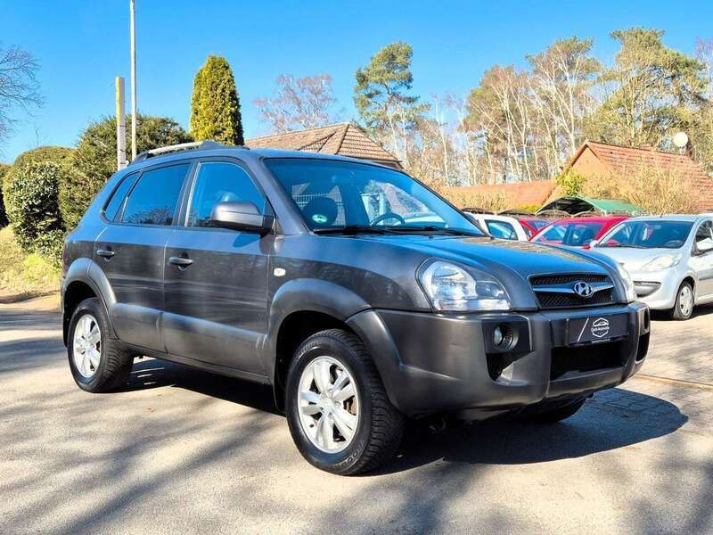 Grau Gebraucht 2008 Hyundai Tucson GLS SUV | 3.290 € (Guter Preis) - Bild 1/4