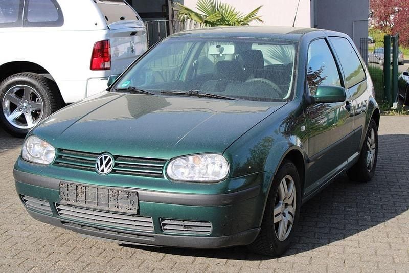 Używany VW Golf IV 75 KM (55 kW) 2002 Zielony Sedan/Limuzyna