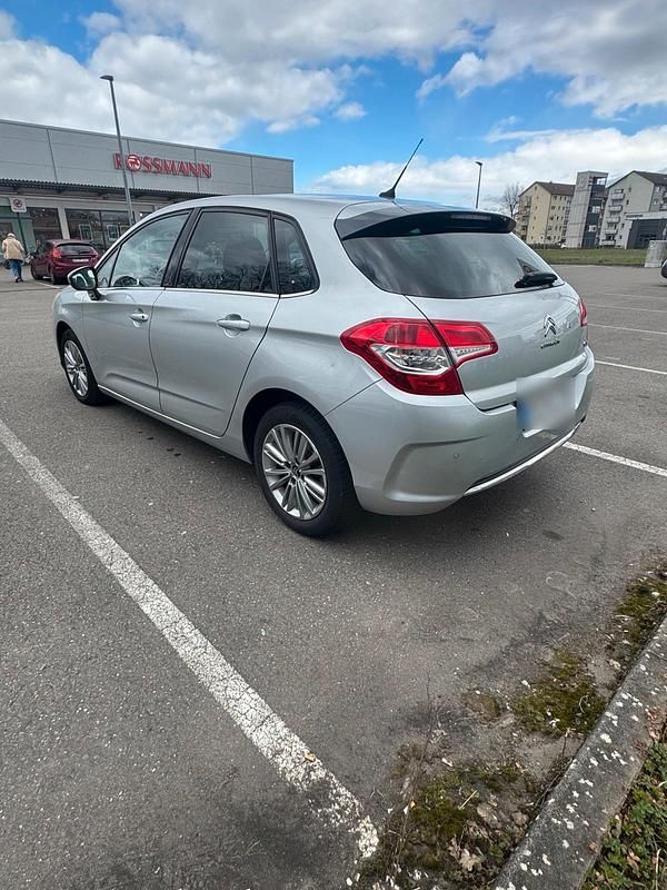 Gebraucht Citroën C4 120 PS (88 kW) 2012 Silber Limousine