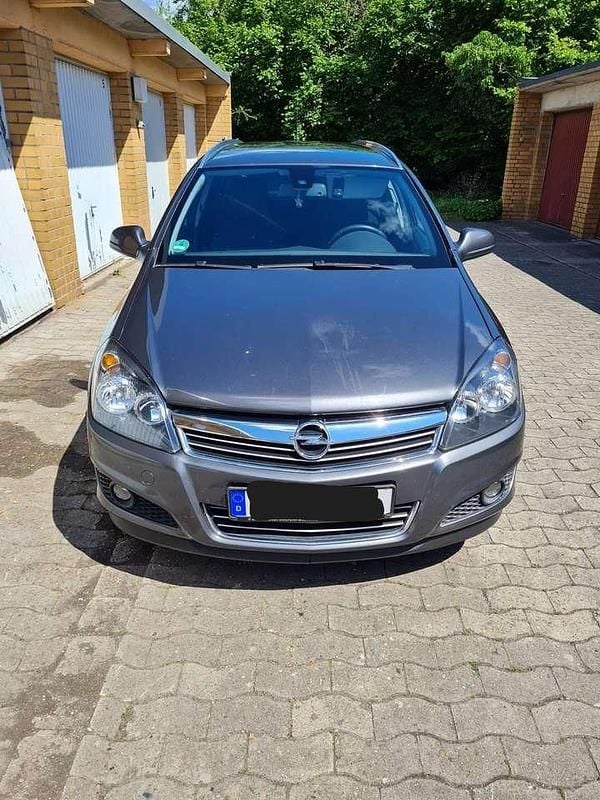 Gebraucht Opel Astra Innovation 116 PS (85 kW) 2010 Kombi