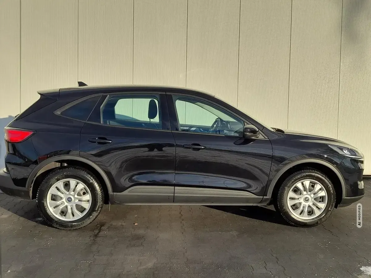 Gebraucht Ford Kuga 151 PS (111 kW) 2024 Metallic SUV
