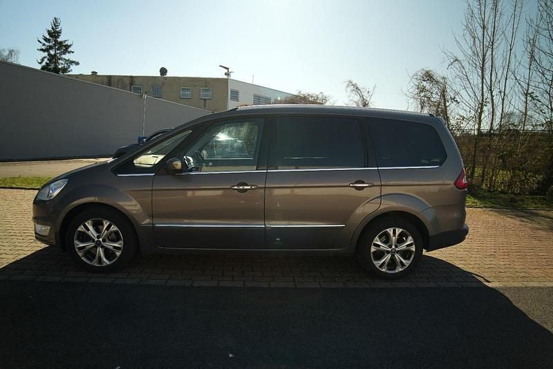 Gebraucht Ford Galaxy Titanium 222 PS (163 kW) 2011 Braun Van / Kleinbus