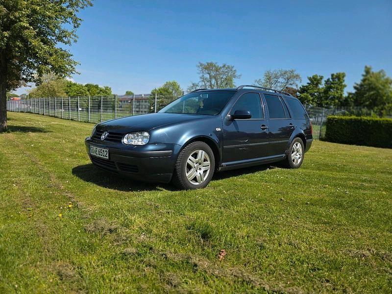 Blau Gebraucht 2005 VW Golf IV Kombi | 1.550 € (Fairer Preis) - Bild 1/4
