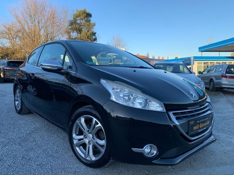 Schwarz Gebraucht 2012 Peugeot 208 Allure Kleinwagen | 4.999 € (Fairer Preis) - Bild 1/4