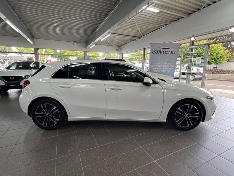 Polarweiss Gebraucht 2023 Mercedes A180 Advanced Limousine | 28.400 € (Guter Preis) - Bild 1/4