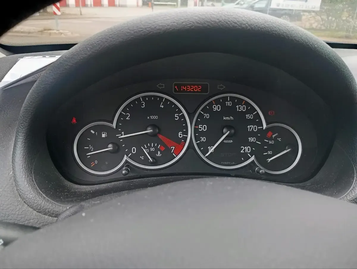 Gebraucht Peugeot 206 CC 109 PS (80 kW) 2004 Gold Cabrio