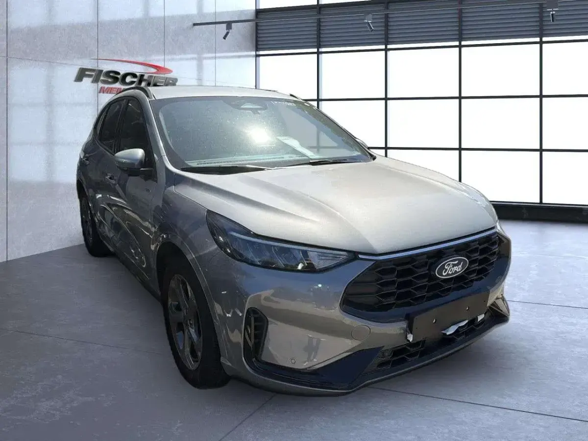 Gebraucht Ford Kuga ST-Line 186 PS (136 kW) 2025 Silber SUV
