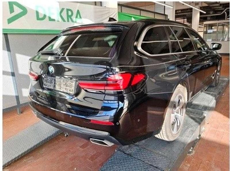 Gebraucht BMW 520 Performance 190 PS (139 kW) 2023 Schwarz ii Kombi