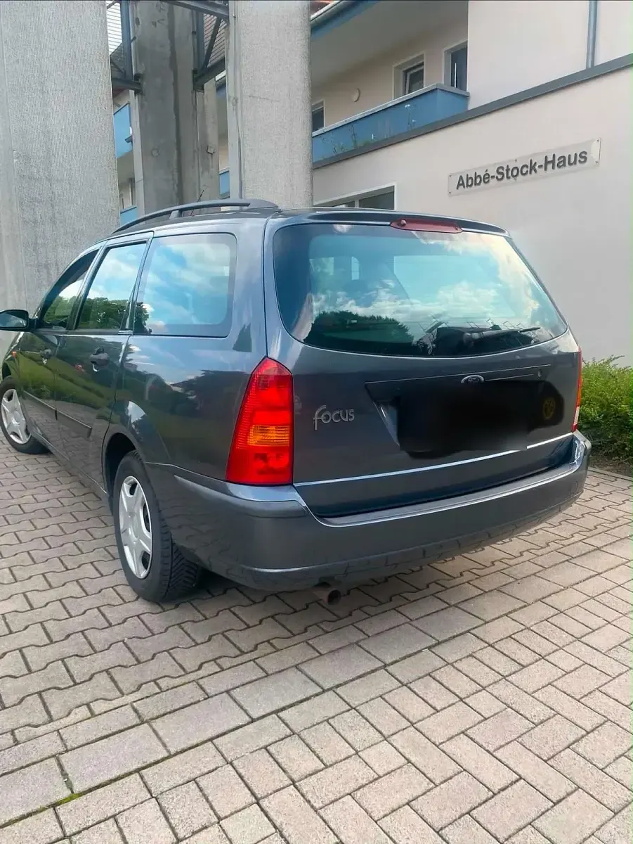 Gebraucht Ford Focus 116 PS (85 kW) 2004 Grau Kombi