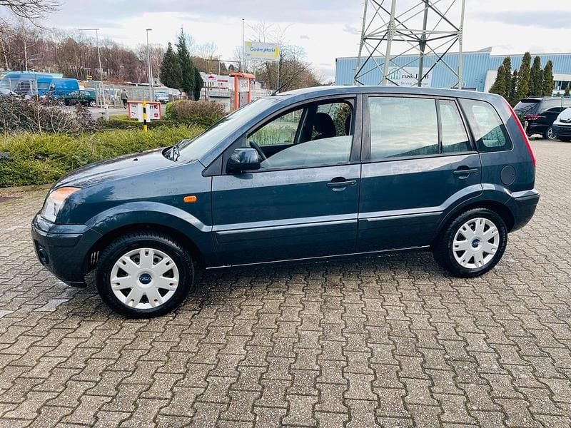 Gebraucht Ford Fusion 80 PS (58 kW) 2010 Grau Kleinwagen