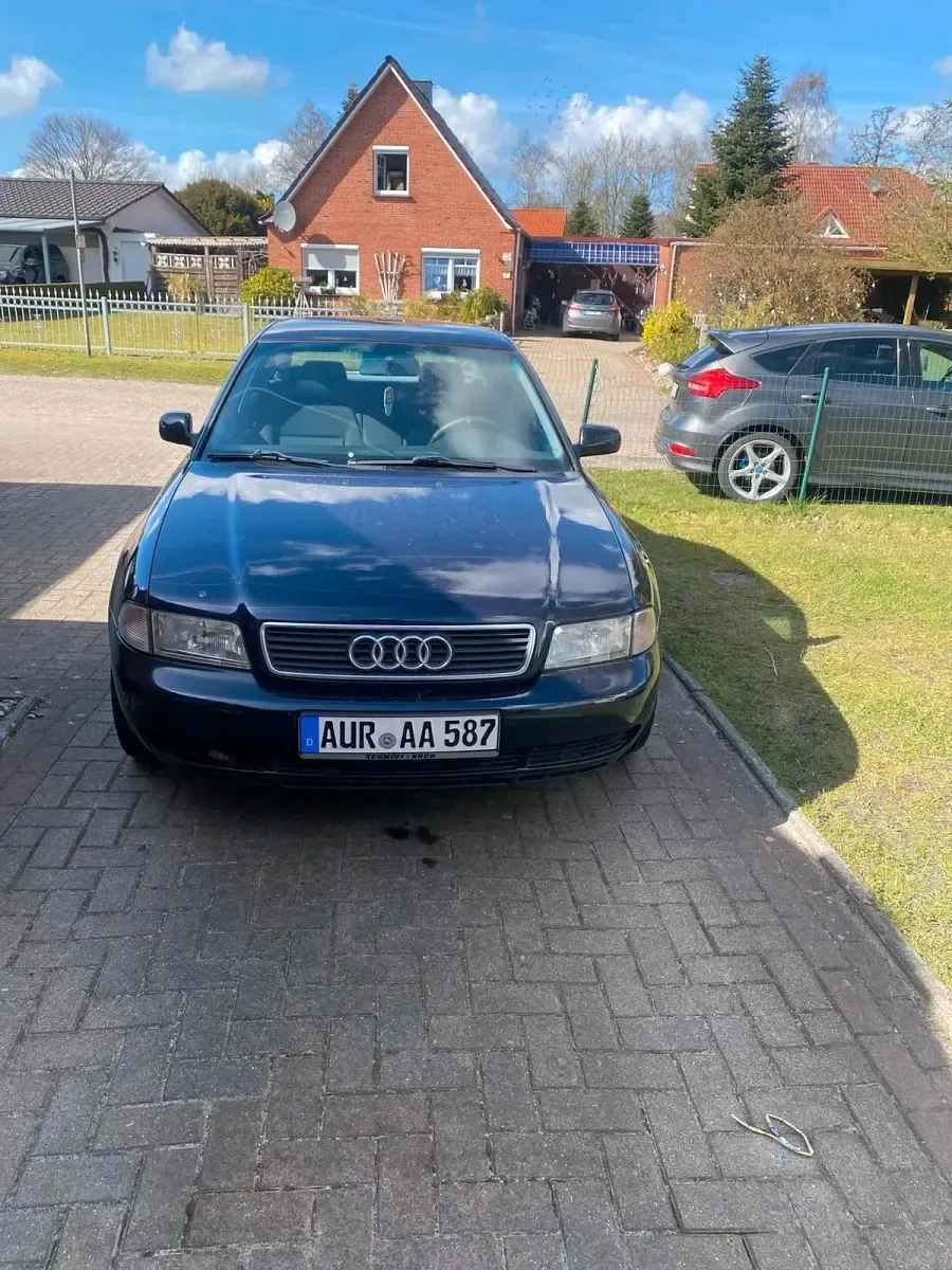 Second-hand Audi A4 150 CP (110 kW) 1998 Albastru Berlinǎ