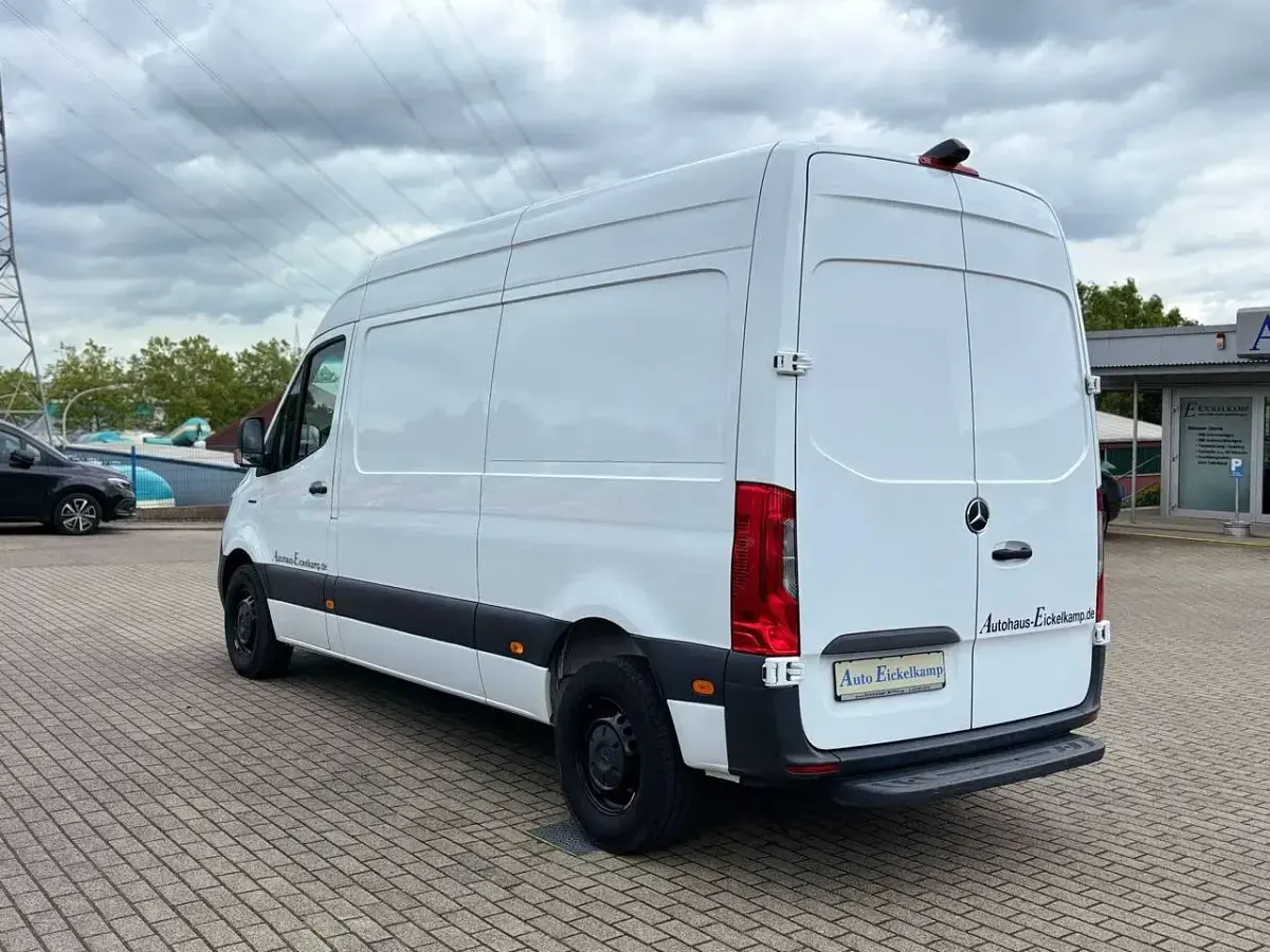 Gebraucht Mercedes Sprinter 69 kW (95 PS) 2022 Arktikweiss Van