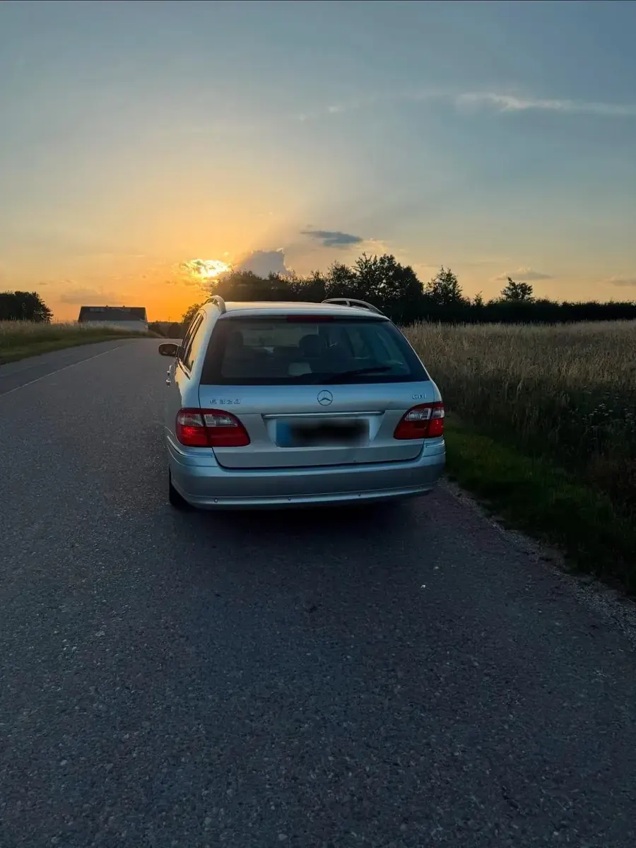 Gebraucht Mercedes E320 224 PS (164 kW) 2005 Silber Kombi