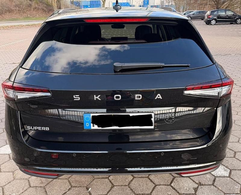 Gebraucht Skoda Superb Selection 150 PS (110 kW) 2024 Schwarz Kombi