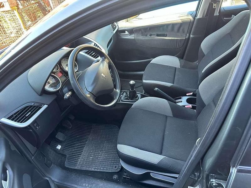 Gebraucht Peugeot 207 Filou 95 PS (69 kW) 2008 Limousine