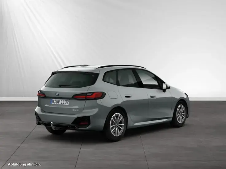 Gebraucht BMW 220 M Sport 170 PS (125 kW) 2025 Skyscraper grau metallic Coupé