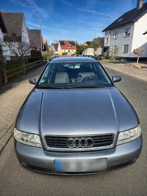 Gebraucht Audi A4 101 PS (74 kW) 2001 Grau Kombi