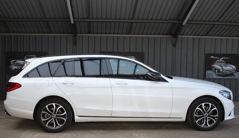 Gebraucht Mercedes C300 Avantgarde 258 PS (189 kW) 2018 Weiß Limousine