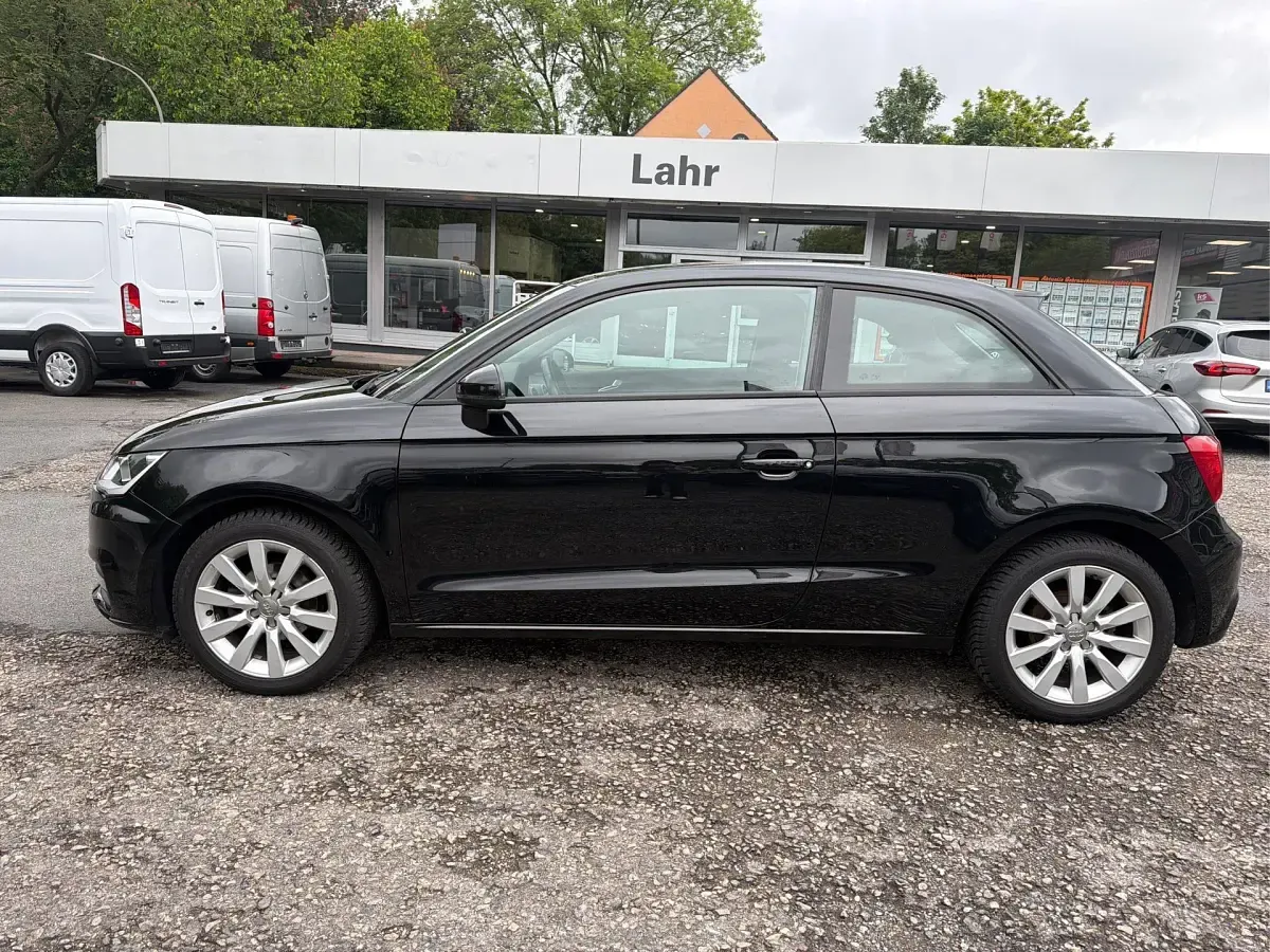 Używany Audi A1 Basis 95 KM (69 kW) 2016 Czarny Hatchback