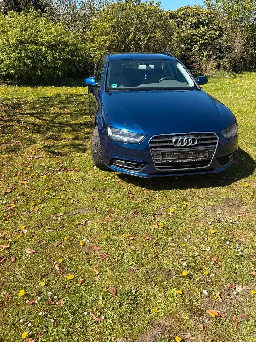 Używany Audi A4 142 KM (104 kW) 2012 Niebieski Kombi