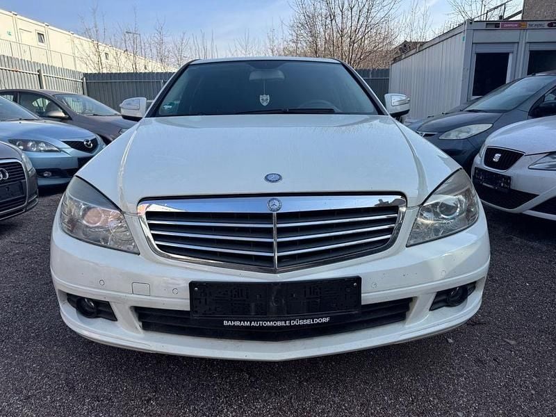Gebraucht Mercedes C180 156 PS (114 kW) 2007 Weiß Limousine