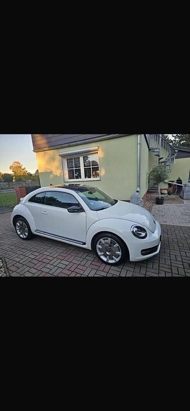 Weiß Gebraucht 2015 VW Beetle Edition Coupé | 12.900 € (Fairer Preis) - Bild 1/4
