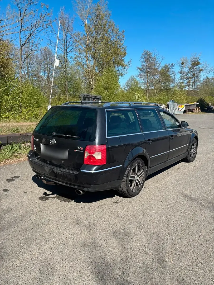 Używany VW Passat 194 KM (142 kW) 2003 Czarny Kombi