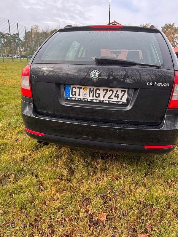 Gebraucht Skoda Octavia 122 PS (89 kW) 2010 Schwarz Limousine