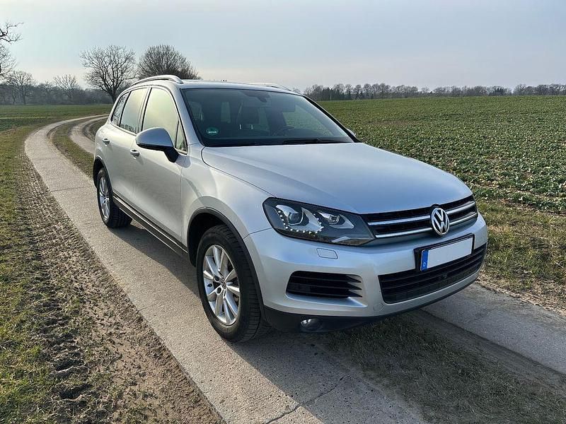 Używany VW Touareg Terrain Tech 245 KM (180 kW) 2013 Srebrny SUV