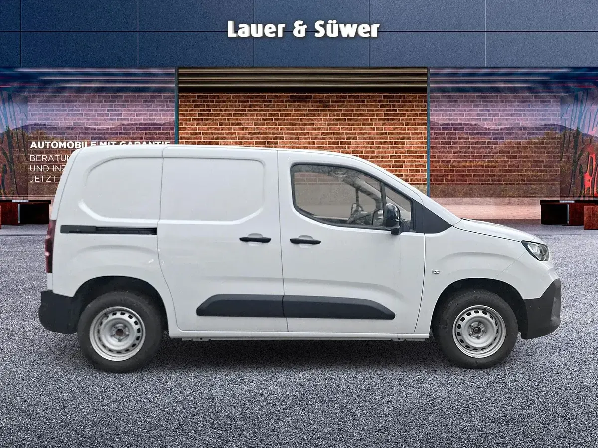 Neu Fiat Doblò 102 PS (75 kW) 2025 Weiß Van / Kleinbus