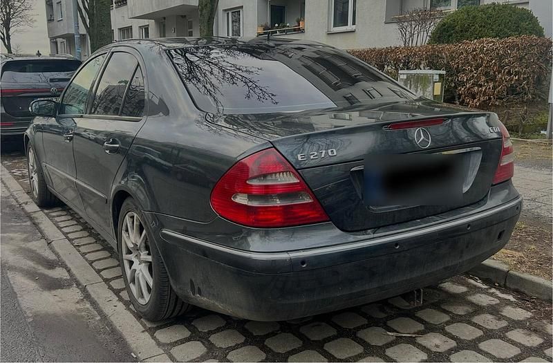 Gebraucht Mercedes E270 177 PS (130 kW) 2005 Schwarz Limousine